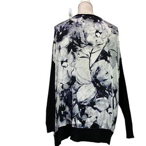 St. John Boutiques Black White Silk Blend Floral Black Top Small